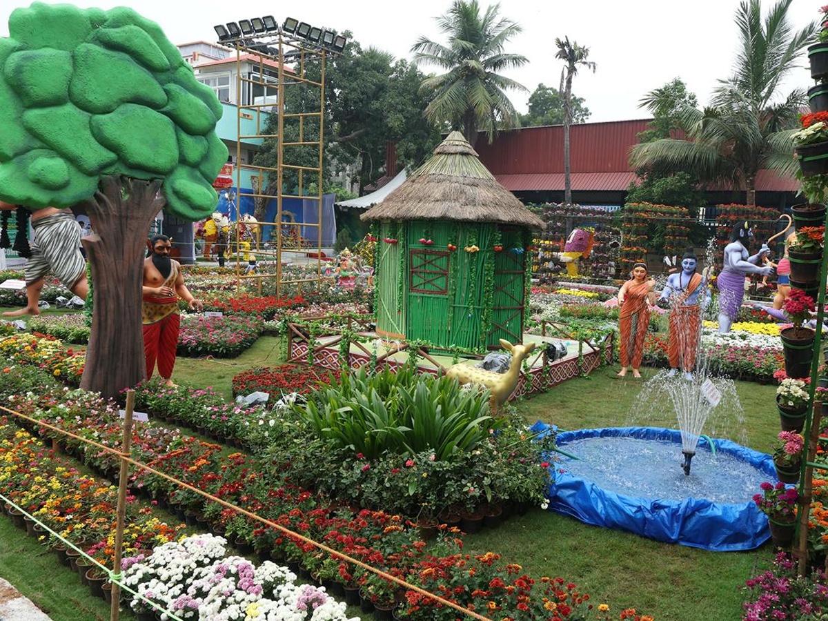 TTD EO Anil Kumar Singhal inaugurated this exhibition organized by the Horticulture Department 19