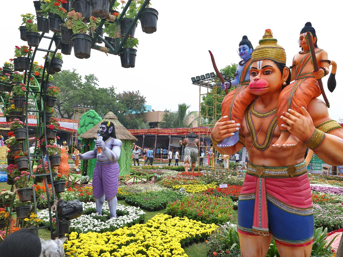 TTD EO Anil Kumar Singhal inaugurated this exhibition organized by the Horticulture Department 21