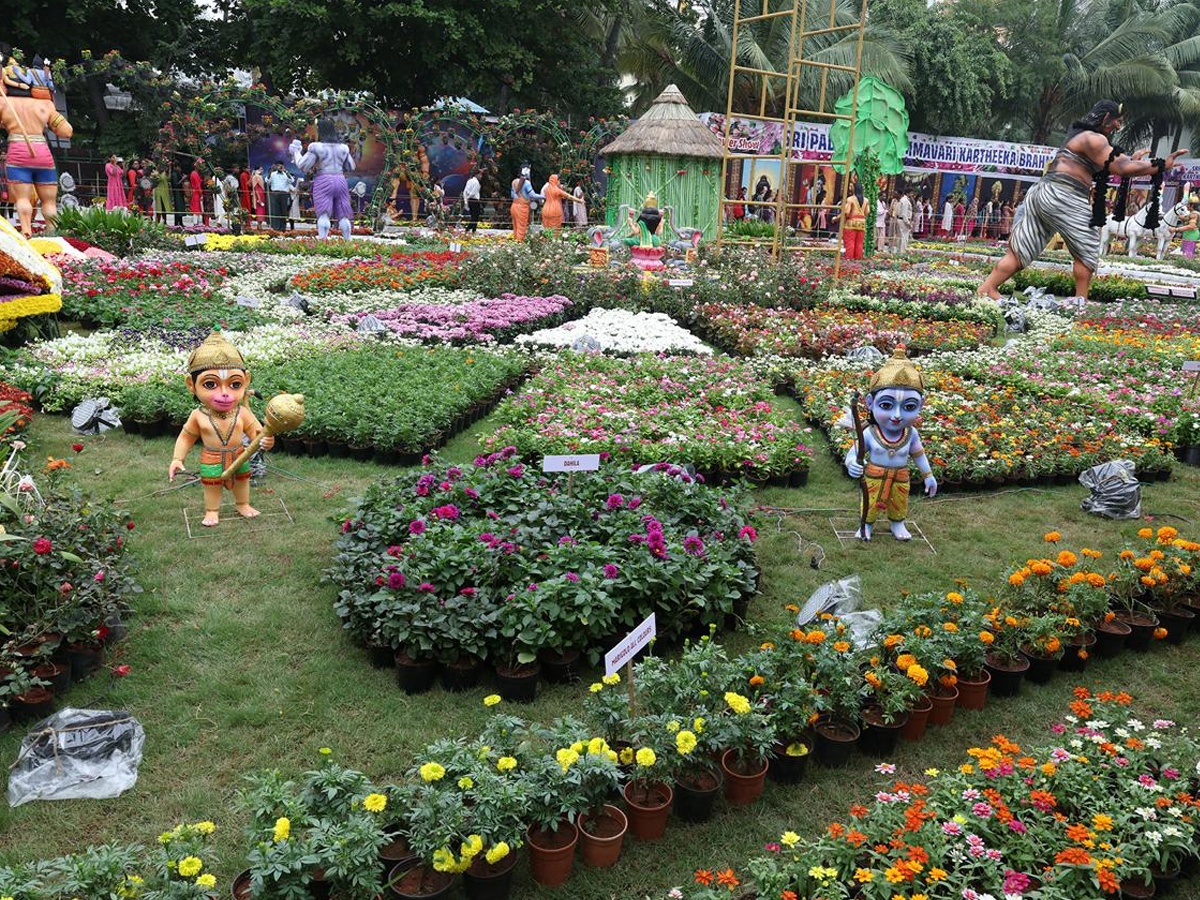 TTD EO Anil Kumar Singhal inaugurated this exhibition organized by the Horticulture Department 4