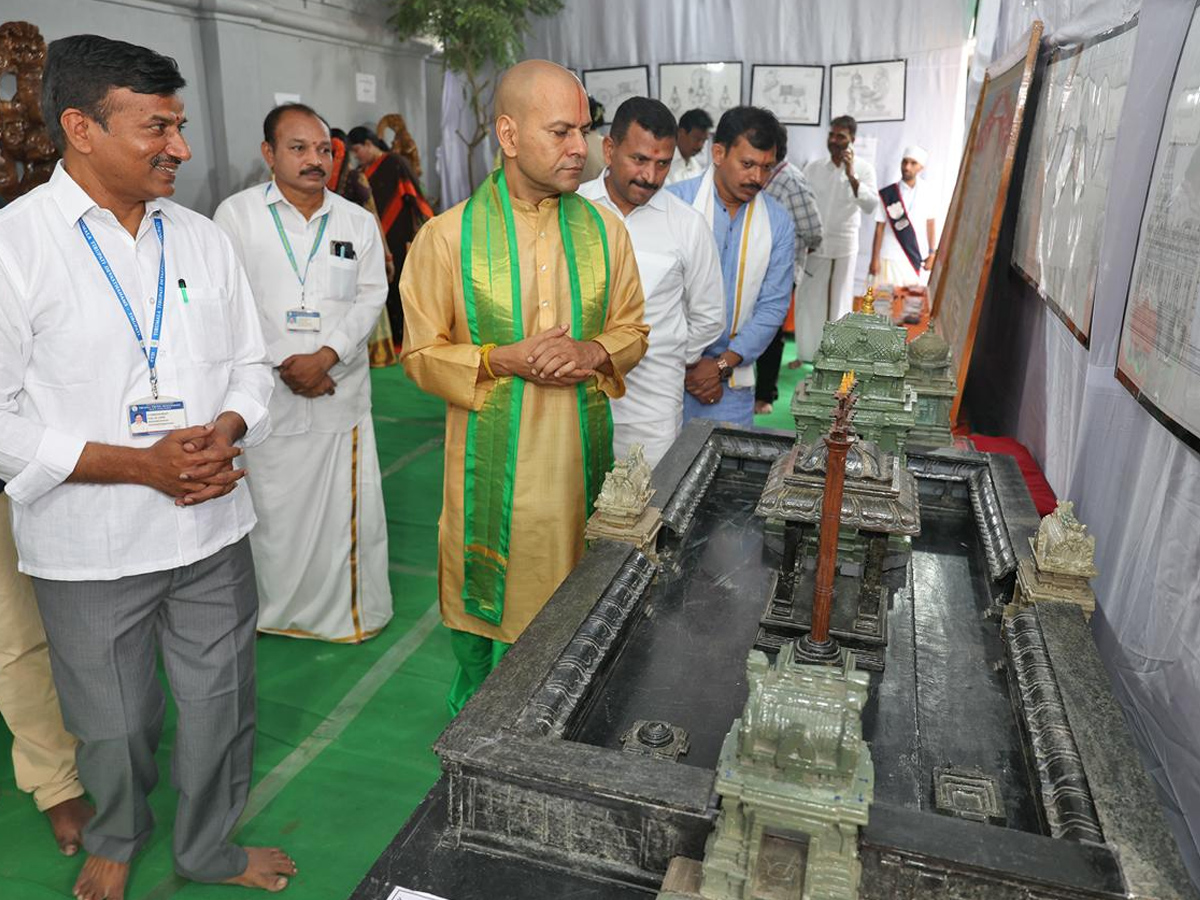 TTD EO Anil Kumar Singhal inaugurated this exhibition organized by the Horticulture Department 6