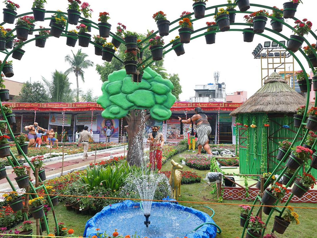 TTD EO Anil Kumar Singhal inaugurated this exhibition organized by the Horticulture Department 9