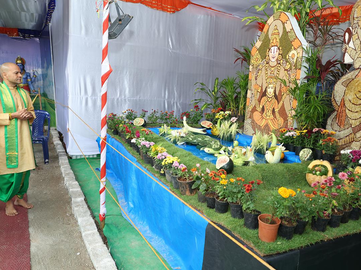 TTD EO Anil Kumar Singhal inaugurated this exhibition organized by the Horticulture Department 10