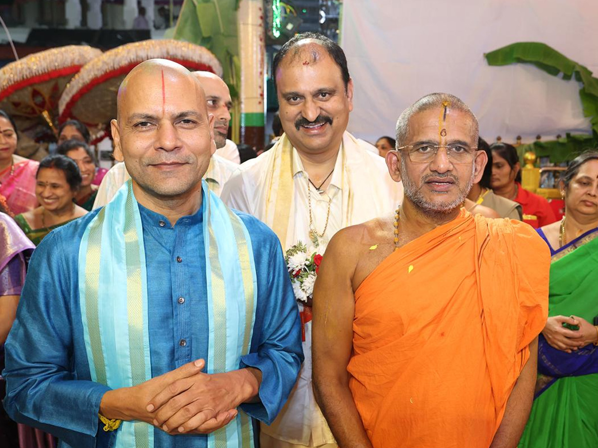 The abode of Goddess Padmavati adorned10