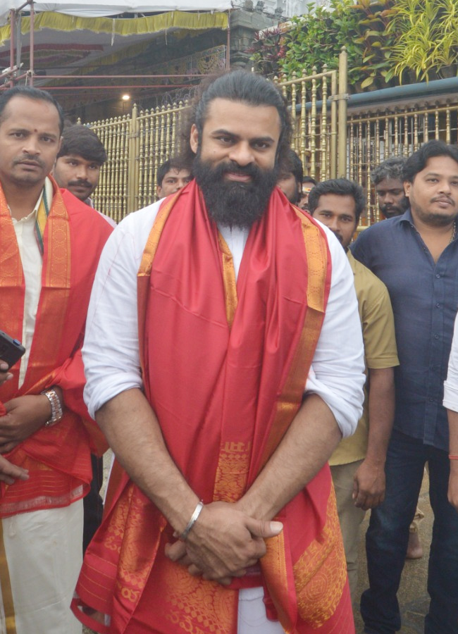Tollywood stars at Tirumala Srivari Seva (Photos)5