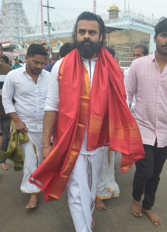 Tollywood stars at Tirumala Srivari Seva (Photos)9