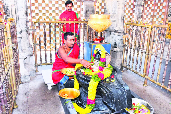 యాదగిరి క్షేత్రంలో  కార్తీక ఆరాధన1