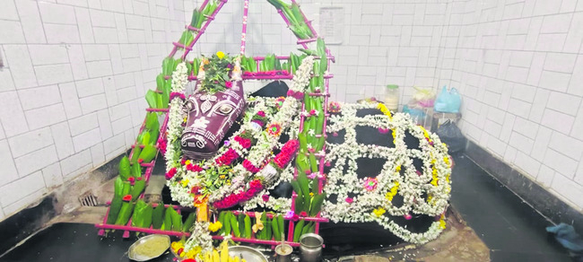 గ్రామాలకు బస్సులు నడపరూ 2