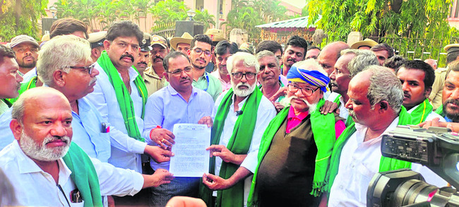 రైతుల పాదయాత్ర ముగింపు1