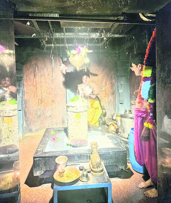 చివరి సోమవారం పోటెత్తిన భక్తులు3