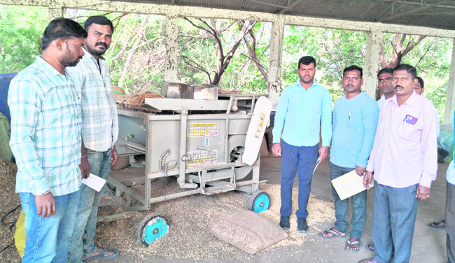 సోయా రైతులకు ఇబ్బందులు లేకుండా చూస్తాం
1