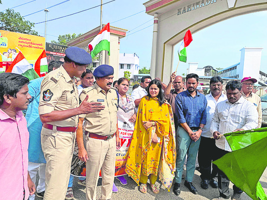యూనిటీ మార్చ్‌తో యువతలో ఐక్యతా భావం 1