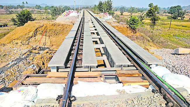 రైల్వేట్రాక్‌ కింద బాక్స్‌ బ్రిడ్జి 1