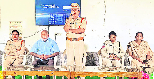 భవిష్యత్‌ రక్షణపై అవగాహన 3