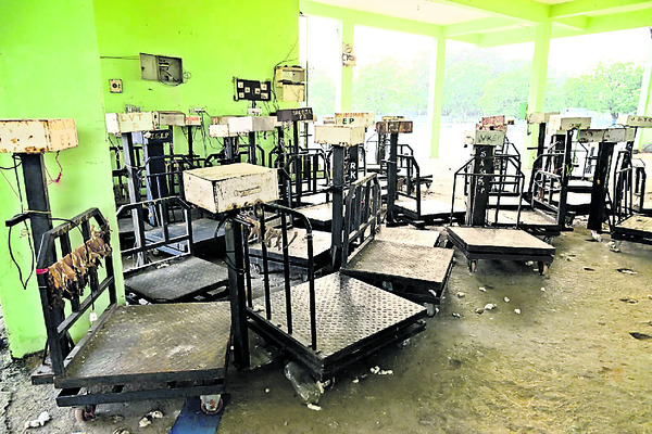 ఏనుమాముల.. వెలవెల1