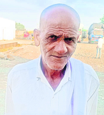 రెండ్రోజులుగా ఇక్కడే ఉన్నాం.. 
1