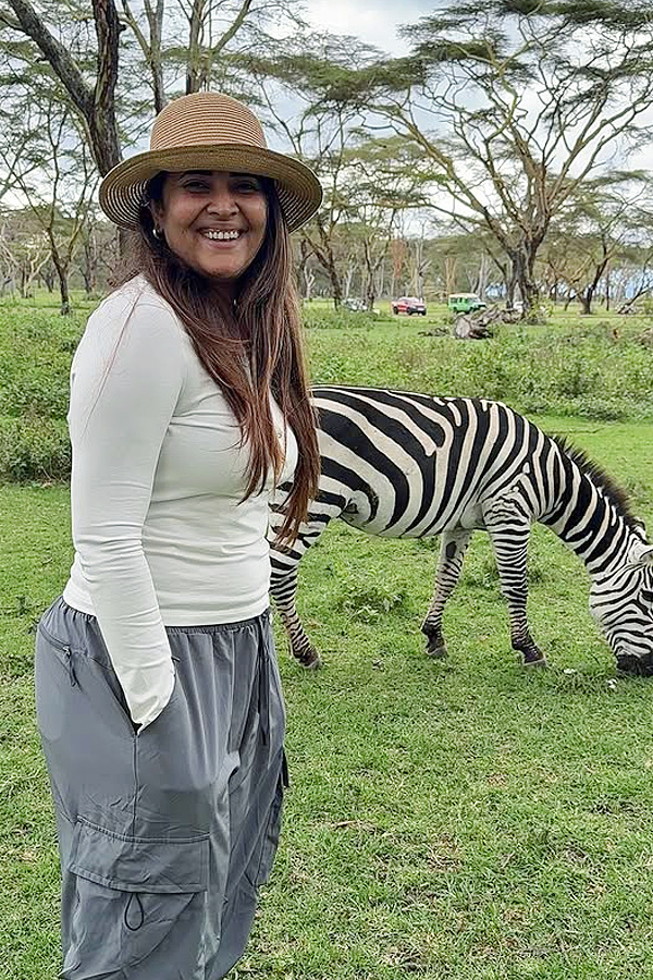 Anchor Anasuya family In Kenya Vacation Memories Photos14