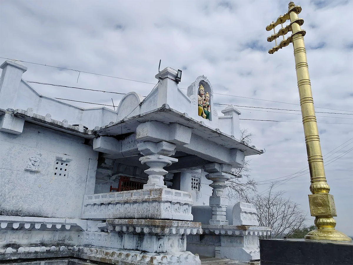 Devotional : Lakshmi Narasimha Swamy Temple Bejjanki HD Photos13