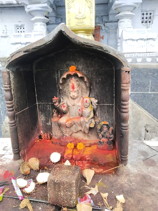 Devotional : Lakshmi Narasimha Swamy Temple Bejjanki HD Photos18