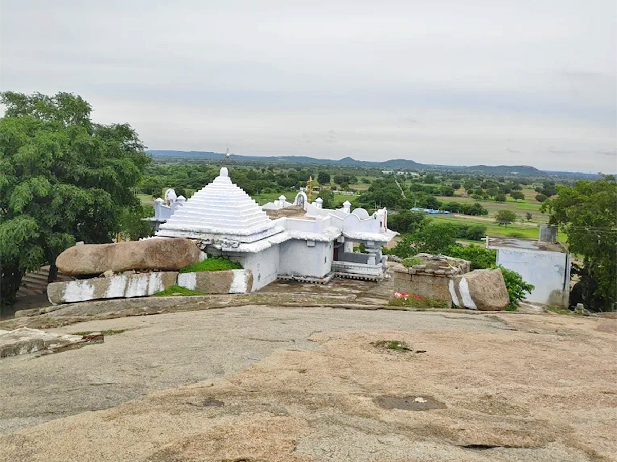 Devotional : Lakshmi Narasimha Swamy Temple Bejjanki HD Photos2