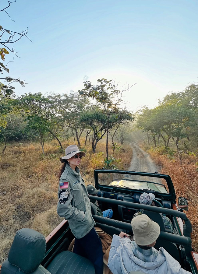 Kangana Ranaut on a safari tour in Gujarat (Photos)13