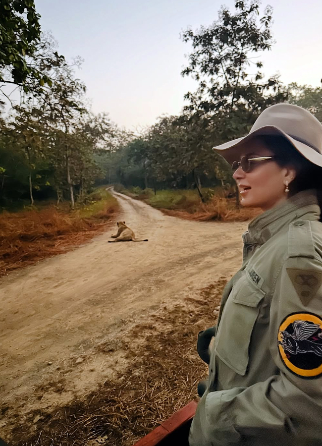 Kangana Ranaut on a safari tour in Gujarat (Photos)7