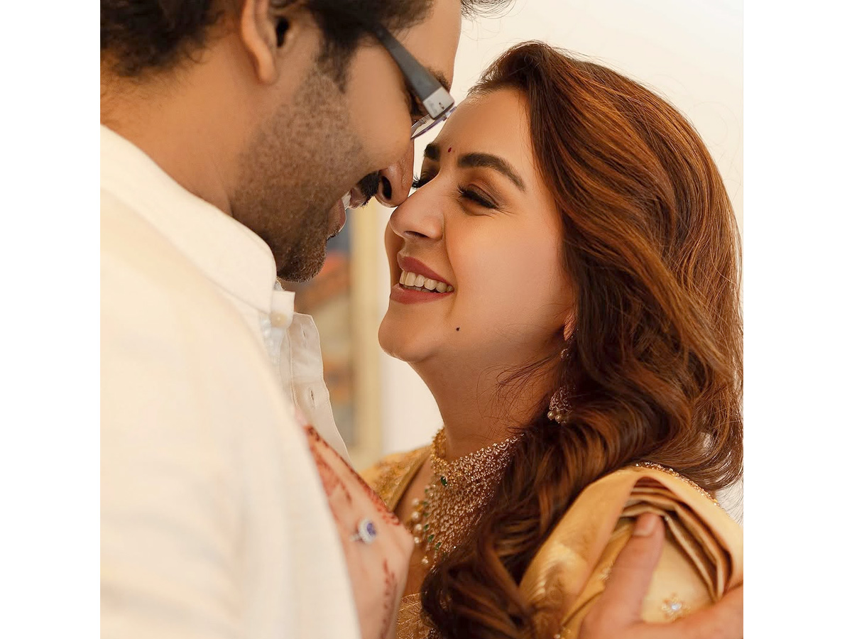 Nikki Galrani And Aadhi Cute Romantic Moments Photos2