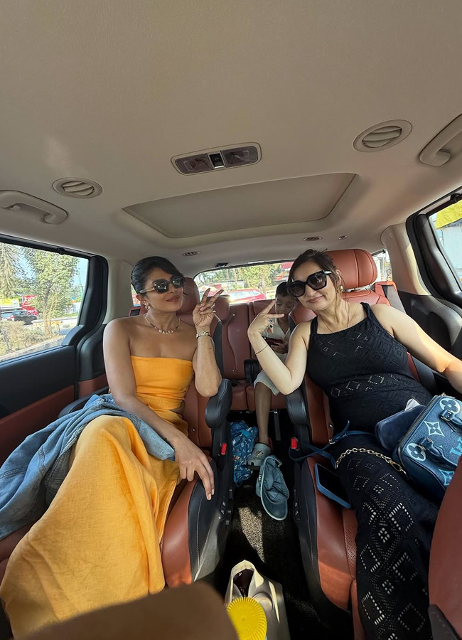 'Varanasi' movie beauty Priyanka Chopra Goa trip (Photos)11