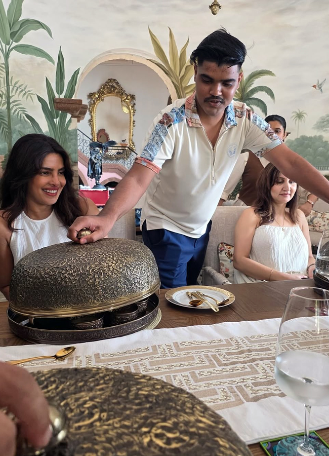 'Varanasi' movie beauty Priyanka Chopra Goa trip (Photos)7