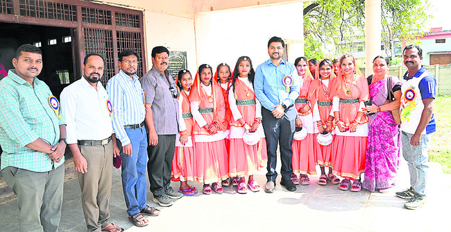 ఆకట్టుకున్న యువజనోత్సవం1