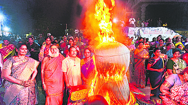 కృష్ణా తీరాన కార్తిక జ్వాలా వైభవం 1