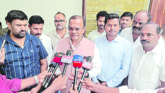 యాలాల ఎంపీడీఓగా  సంపత్‌కుమార్‌ 1