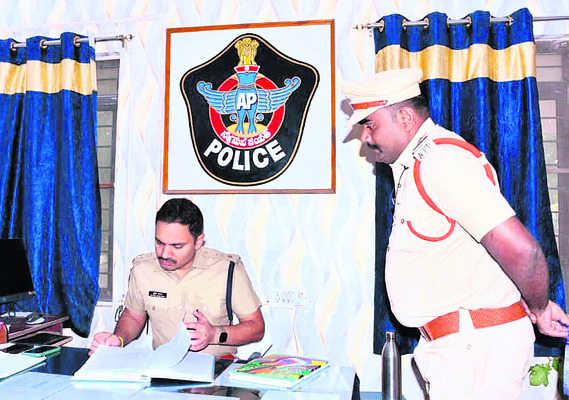 ఉపాధ్యాయులపైనే  విద్యార్థుల భవిష్యత్తు  1