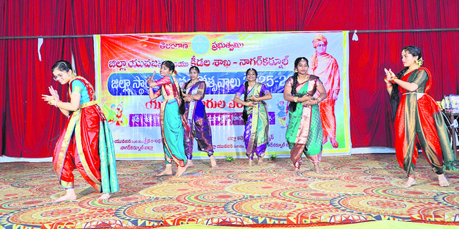 చదువుతోపాటు కళల్లోనూ రాణించాలి 1