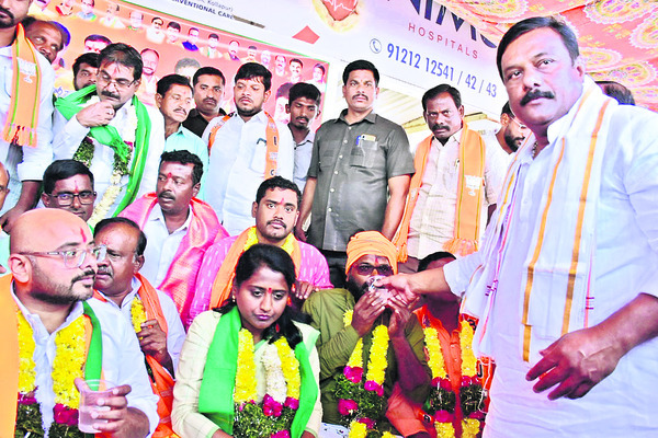 రైతులను మోసం చేస్తున్న ప్రభుత్వం1