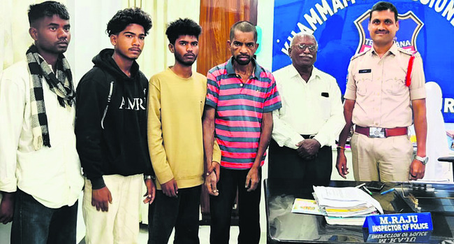 అండర్‌–19  క్రికెట్‌ జట్లు సిద్ధం1