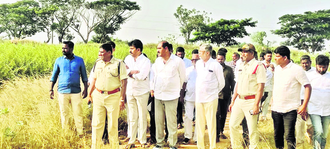 జగన్‌ పర్యటన ఏర్పాట్ల పరిశీలన 1