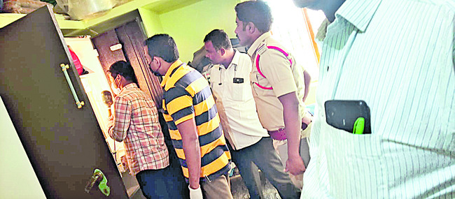 హక్కులను కాపాడండి 2