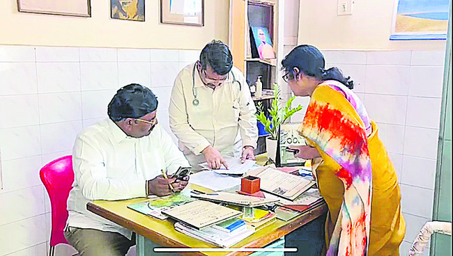 ప్రైవేటు ఆస్పత్రులపై  ఆకస్మిక దాడులు 
1