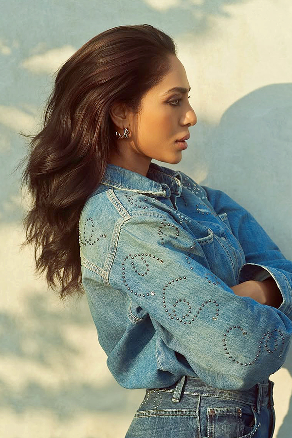 Actress Sobhita Dhulipala Latest Photos 4