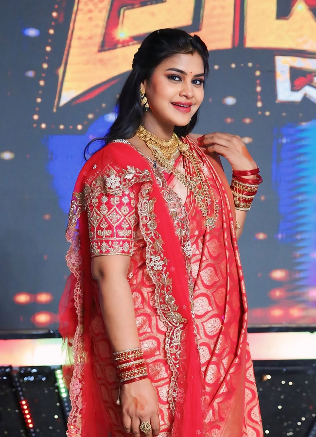 Have you seen Bigg Boss Sonia's latest baby bump photos with pregnancy12