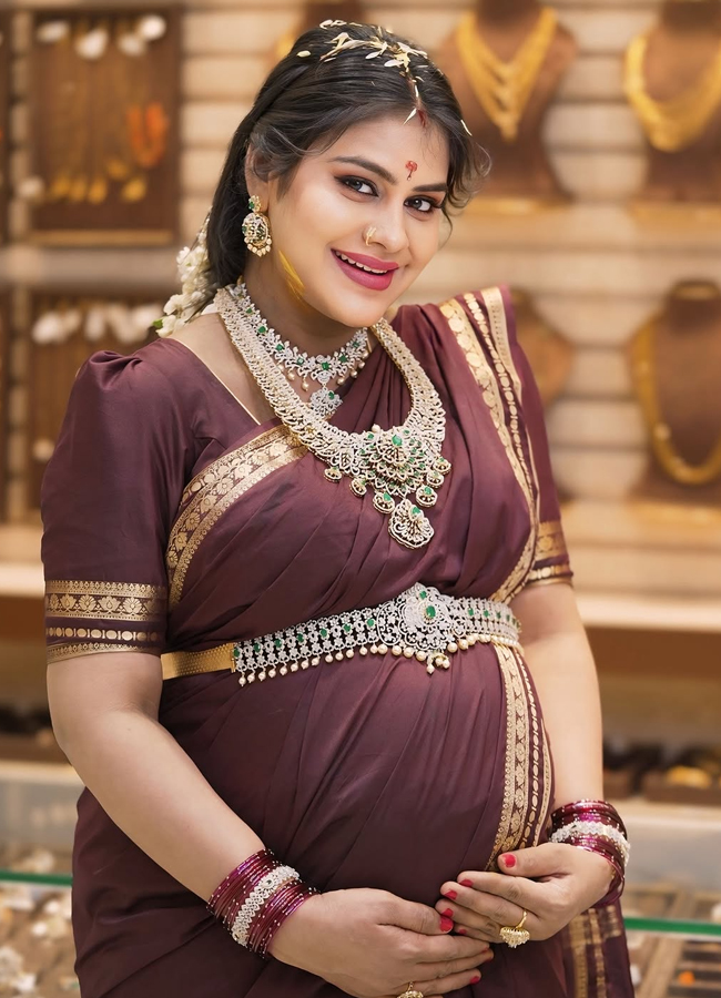 Have you seen Bigg Boss Sonia's latest baby bump photos with pregnancy6