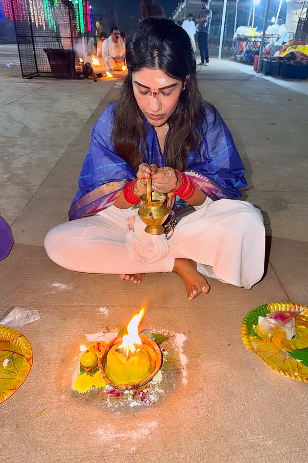 SurekhaVani Daughter Supritha Visited Srisailam Photos3