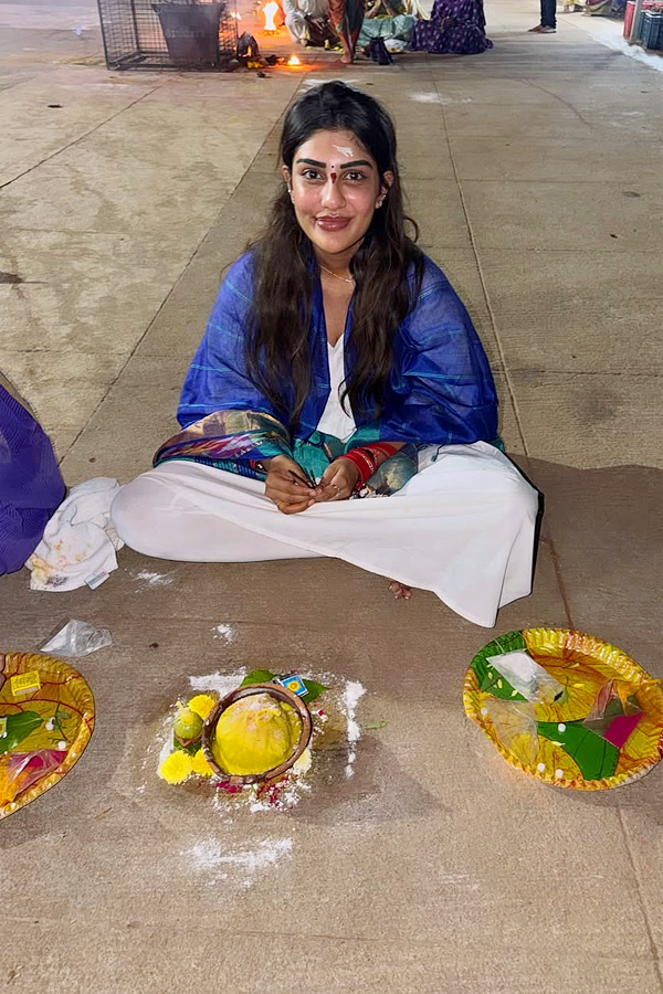 SurekhaVani Daughter Supritha Visited Srisailam Photos11