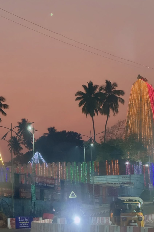 SurekhaVani Daughter Supritha Visited Srisailam Photos4