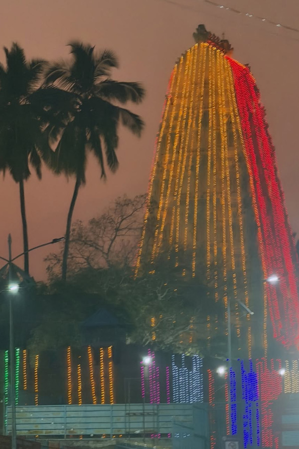 SurekhaVani Daughter Supritha Visited Srisailam Photos7