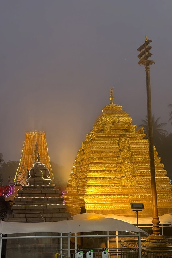 SurekhaVani Daughter Supritha Visited Srisailam Photos8