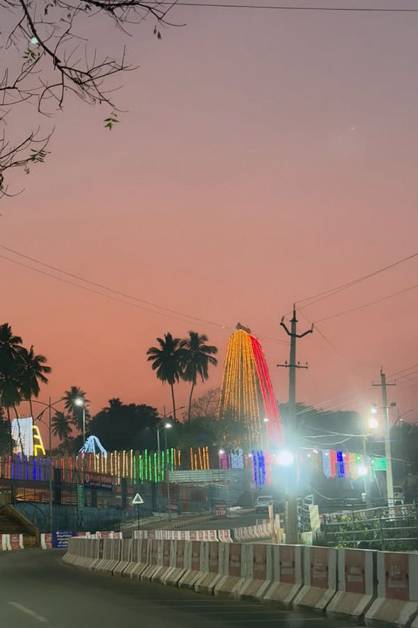 SurekhaVani Daughter Supritha Visited Srisailam Photos9