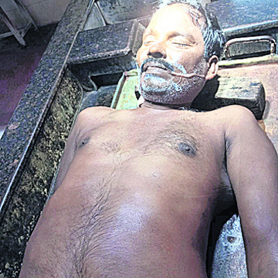 వేర్వేరు ప్రమాదాల్లో ఒకరు మృతి, మరొకరికి గాయాలు 1