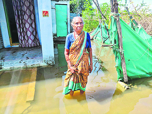 కదిలిస్తే కన్నీరే..! 4