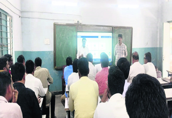 పాఠశాలలో వసతులను ఆన్‌లైన్‌ చేయాలి 2